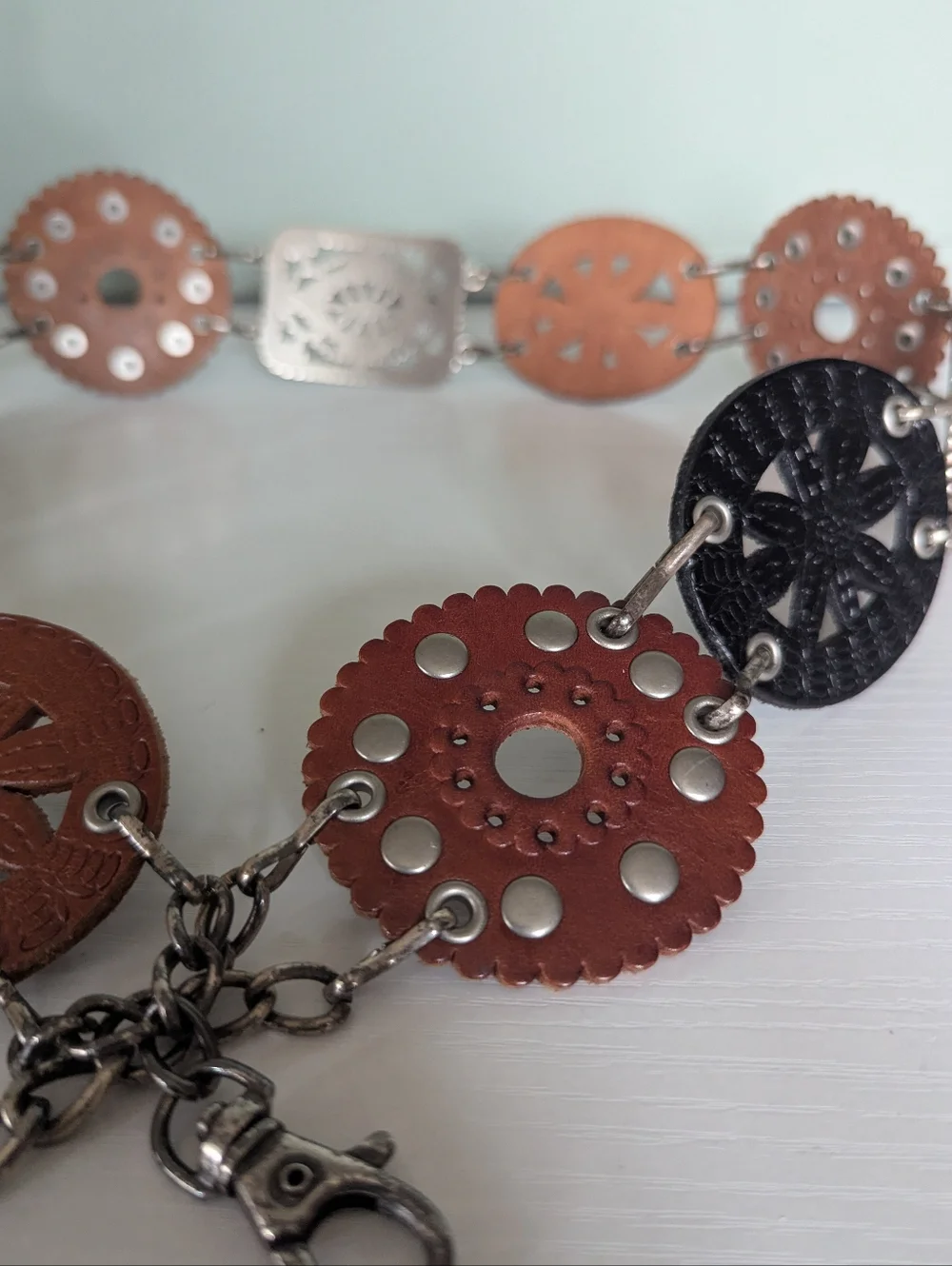 Fossil Brown Suede Cutout Leather Link Belt - Picture 2 of 8